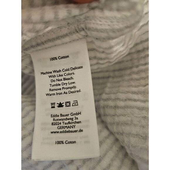 Eddie Bauer 100% cotton button up blouse - Picture 5 of 5